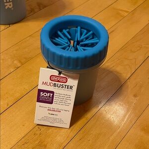 NWT MudBuster Blue Paw Cleaner